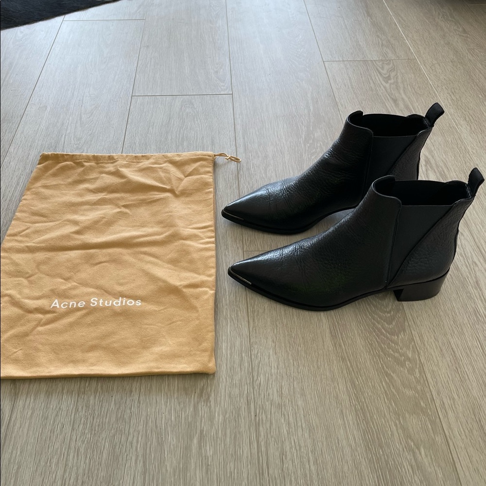 Boots Jensen Grain by Acne Studios